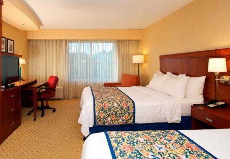 Courtyard By Marriott Seattle Kirkland Otel Oda fotoğraf